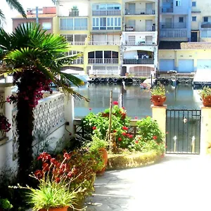 Apartamento En Planta Baja Directo Al Canal Ref 81 Appartement